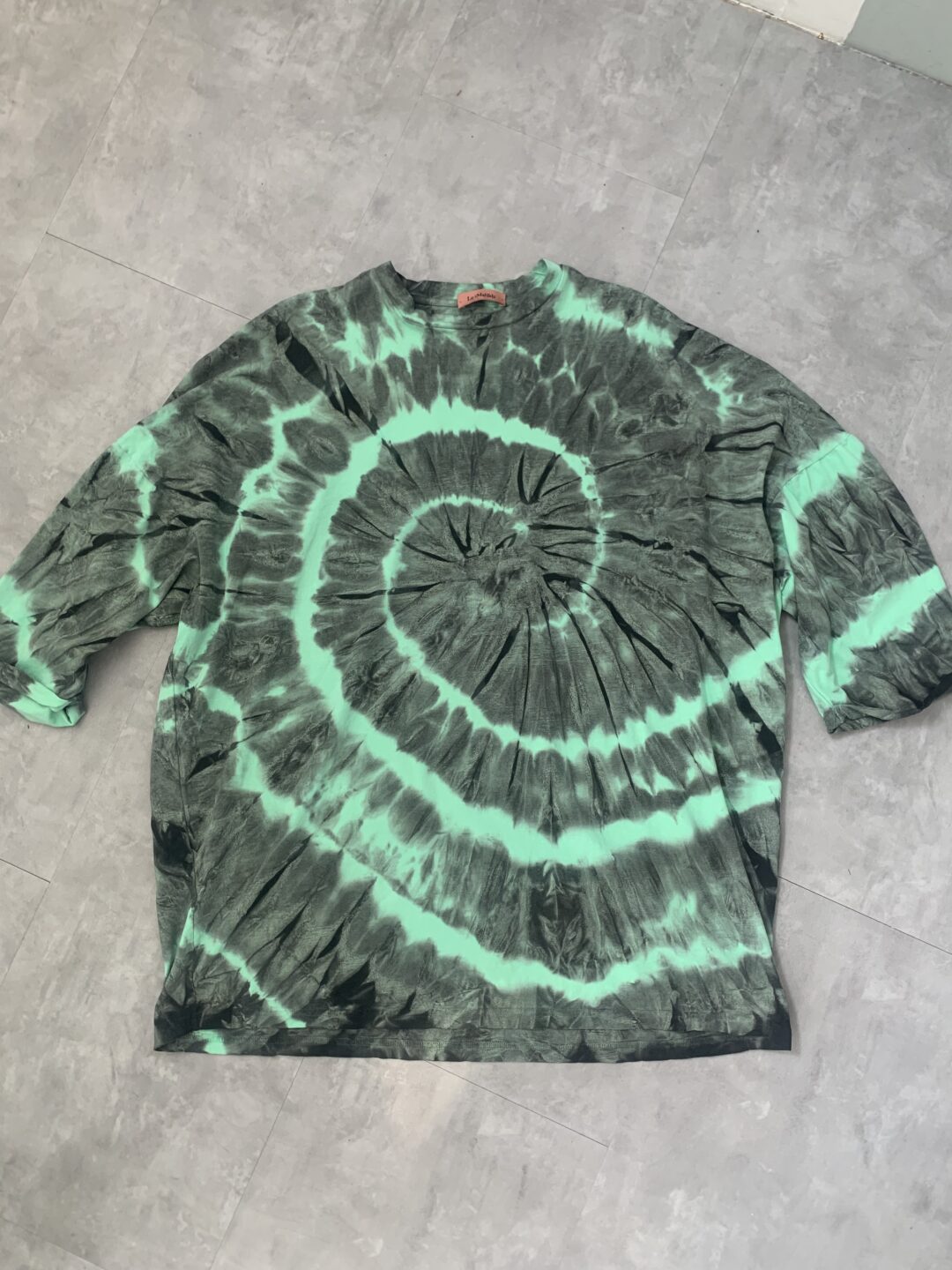 (image for) Tshirt over My Tie Dye verde